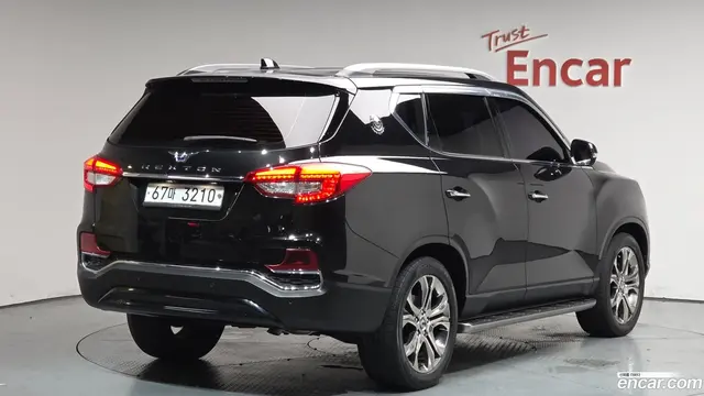 Main__Slider__Photo:Rexton KG Mobility 2018.2-1