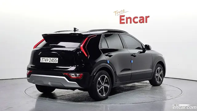 Main__Slider__Photo:Niro Kia 2022.4-1
