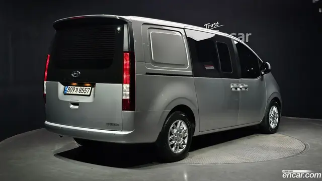 Main__Slider__Photo:Staria Hyundai 2022.2-1