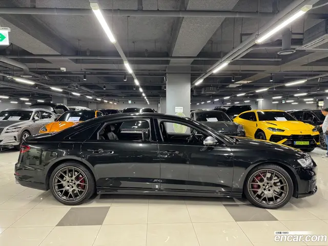 Main__Slider__Photo:S8 Audi 2021.7-1
