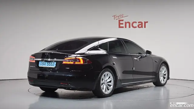 Main__Slider__Photo:Model S Tesla 2018.3-1