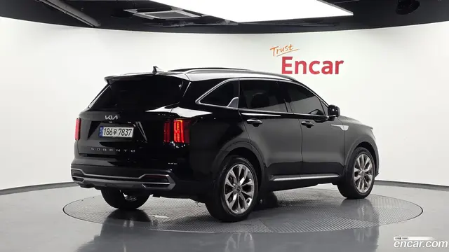Main__Slider__Photo:Sorento Kia 2022.4-1