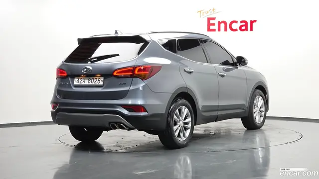 Main__Slider__Photo:Santafe Hyundai 2017.7-1