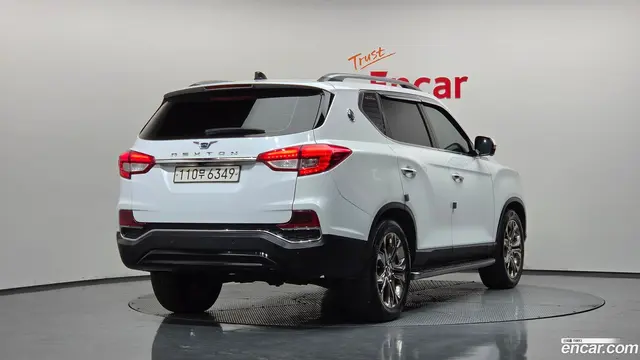 Main__Slider__Photo:Rexton KG Mobility 2017.10-1