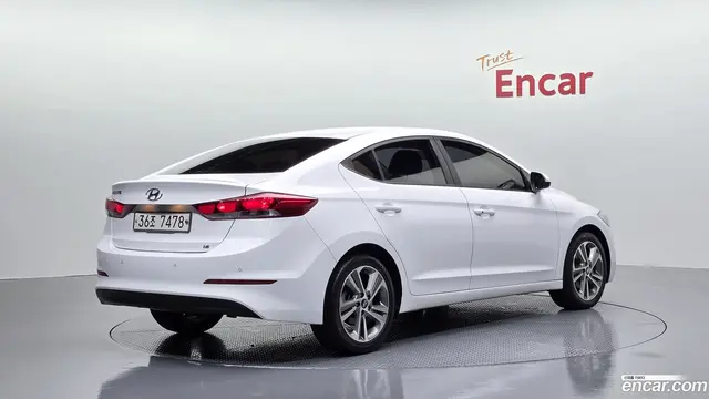 Main__Slider__Photo:AVANTE Hyundai 2018.0-1