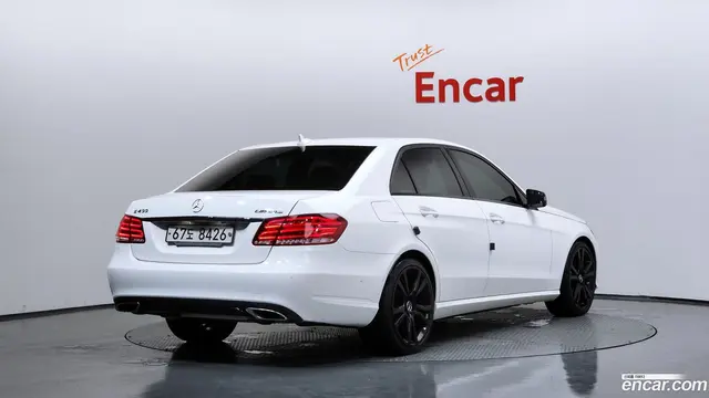 Main__Slider__Photo:E-Class Mercedes-Benz 2015.8-1
