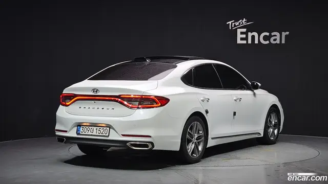 Main__Slider__Photo:Grandeur Hyundai 2017.5-1