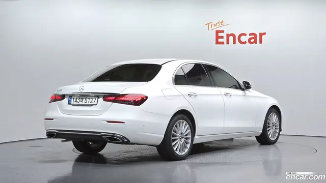 Main__Slider__Photo:E-Class Mercedes-Benz 2021.3-1