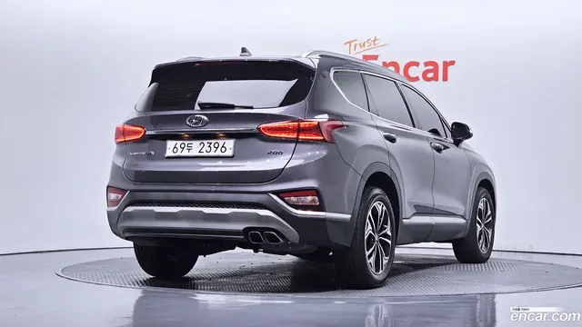Main__Slider__Photo:Santafe Hyundai 2019.0-1