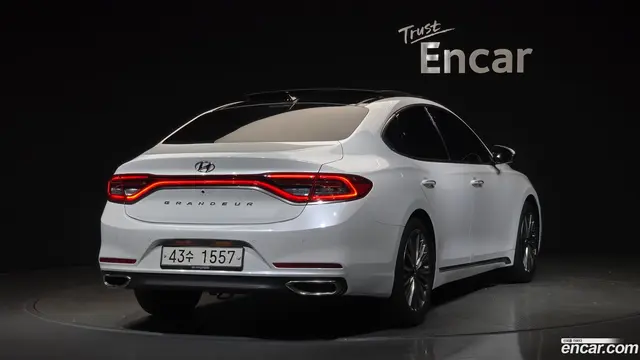 Main__Slider__Photo:Grandeur Hyundai 2017.5-1