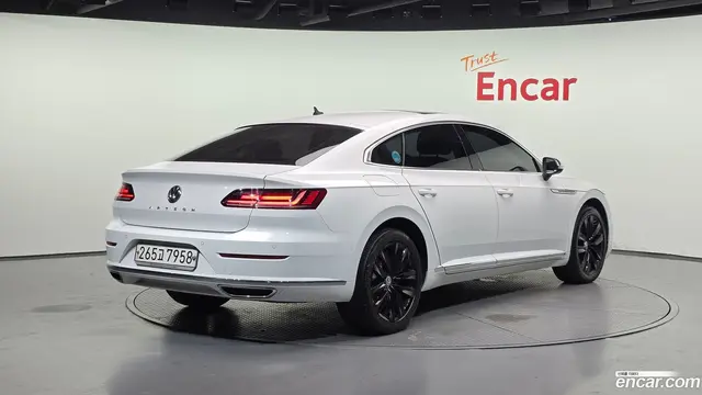 Main__Slider__Photo:Arteon Volkswagen 2019.11-1
