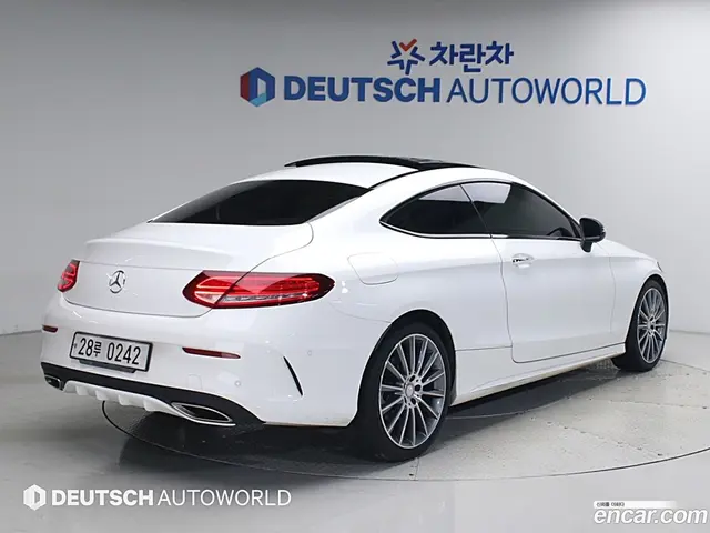 Main__Slider__Photo:C-Class Mercedes-Benz 2016.7-1