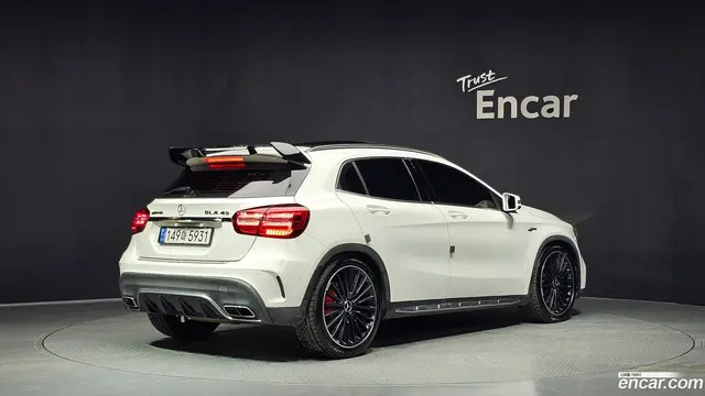 Main__Slider__Photo:GLA-Class Mercedes-Benz 2018.5-1