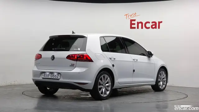 Main__Slider__Photo:Golf Volkswagen 2016.4-1