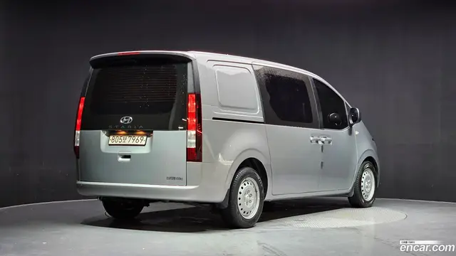 Main__Slider__Photo:Staria Hyundai 2022.5-1