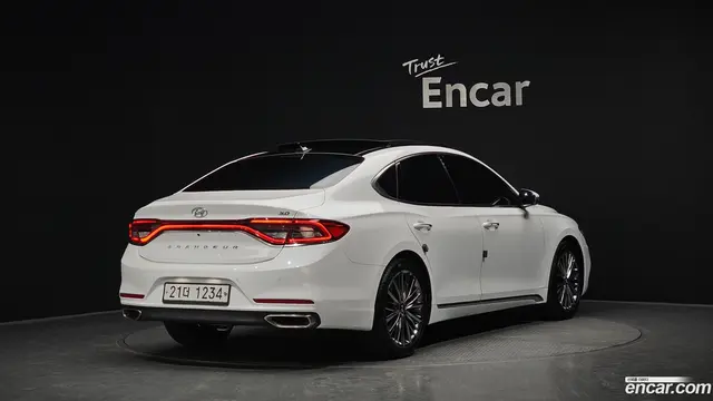 Main__Slider__Photo:Grandeur Hyundai 2019.2-1