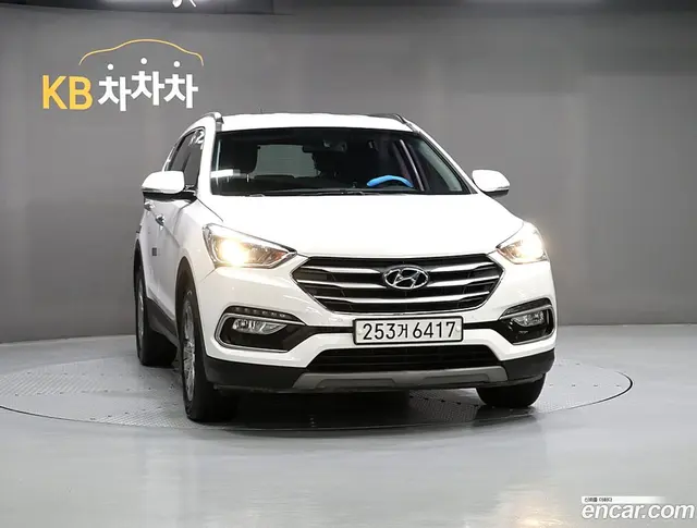 Main__Slider__Photo:Santafe Hyundai 2017.4-1