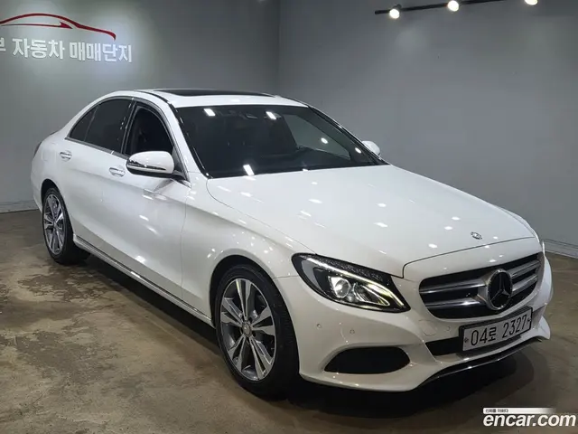 Main__Slider__Photo:C-Class Mercedes-Benz 2017.5-1