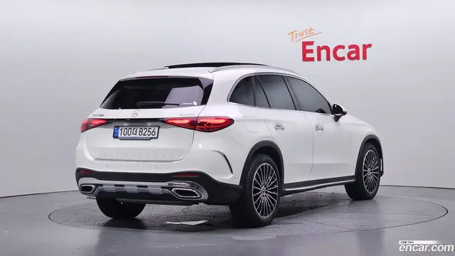 Main__Slider__Photo:GLC-Class Mercedes-Benz 2024.2-1