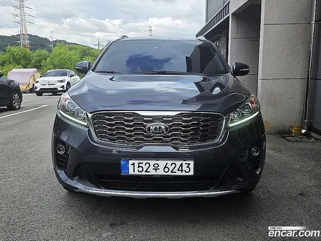 Main__Slider__Photo:Sorento Kia 2019.6-1