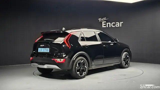 Main__Slider__Photo:Niro Kia 2023.3-1