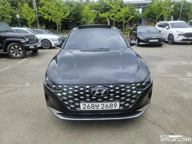 Main__Slider__Photo:Grandeur Hyundai 2020.6-1