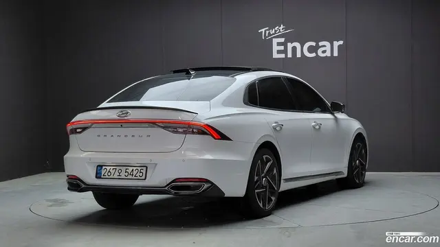 Main__Slider__Photo:Grandeur Hyundai 2022.0-1