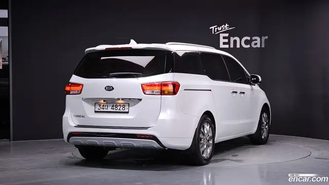 Main__Slider__Photo:Canival Kia 2017.0-1