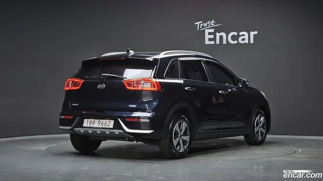 Main__Slider__Photo:Niro Kia 2017.5-1