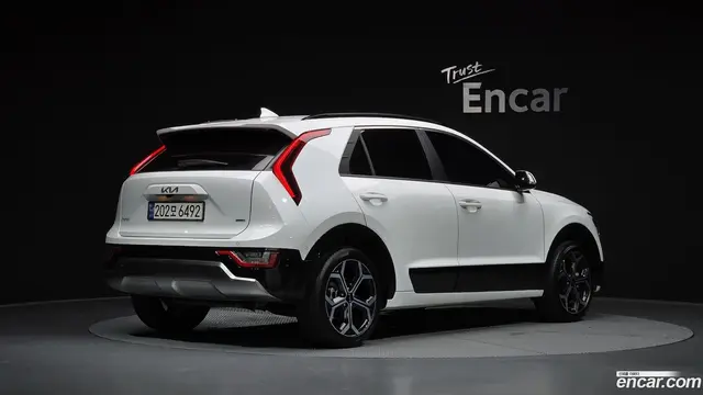Main__Slider__Photo:Niro Kia 2024.2-1