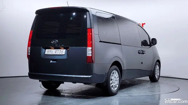 Main__Slider__Photo:Staria Hyundai 2021.6-1