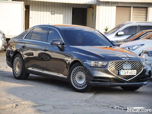 Main__Slider__Photo:G90 Genesis 2019.3-1