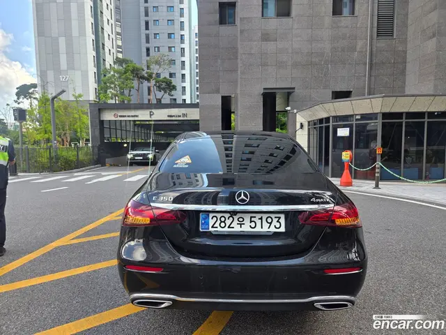 Main__Slider__Photo:E-Class Mercedes-Benz 2021.3-1