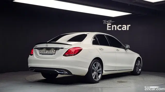 Main__Slider__Photo:C-Class Mercedes-Benz 2017.11-1