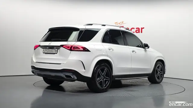 Main__Slider__Photo:GLE-Class Mercedes-Benz 2019.11-1
