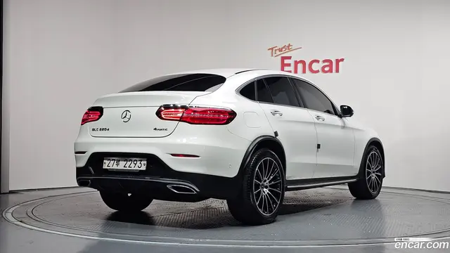 Main__Slider__Photo:GLC-Class Mercedes-Benz 2017.3-1