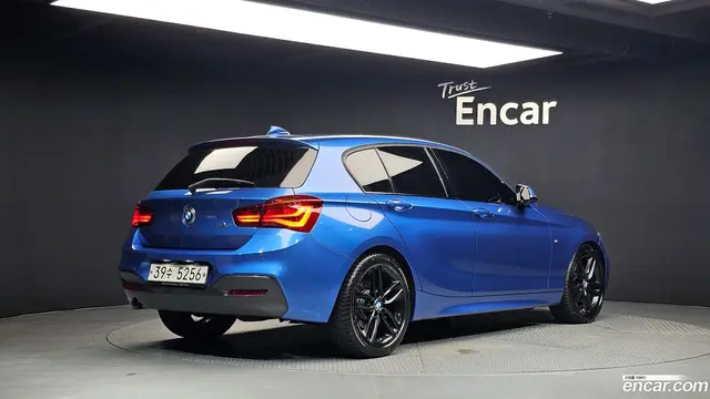 Main__Slider__Photo:1-Series BMW 2018.4-1