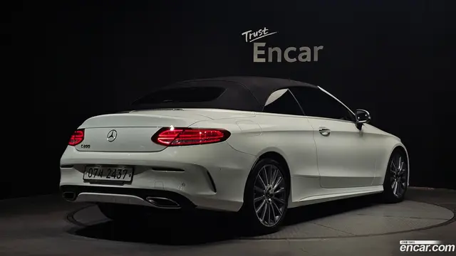 Main__Slider__Photo:C-Class Mercedes-Benz 2017.7-1