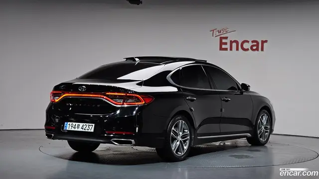 Main__Slider__Photo:Grandeur Hyundai 2018.8-1