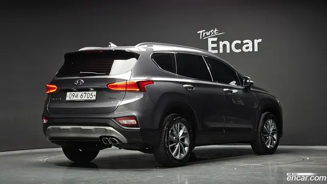 Main__Slider__Photo:Santafe Hyundai 2018.6-1