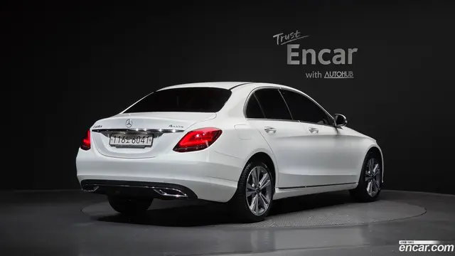Main__Slider__Photo:C-Class Mercedes-Benz 2020.11-1