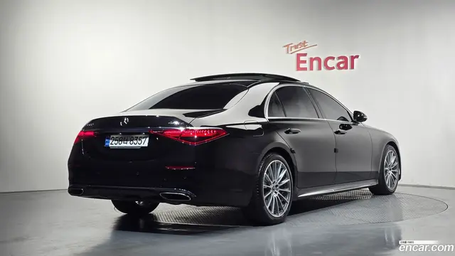 Main__Slider__Photo:S-Class Mercedes-Benz 2022.6-1