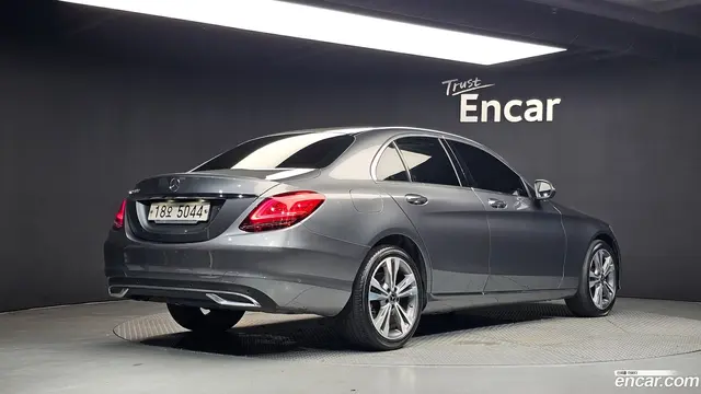Main__Slider__Photo:C-Class Mercedes-Benz 2019.2-1