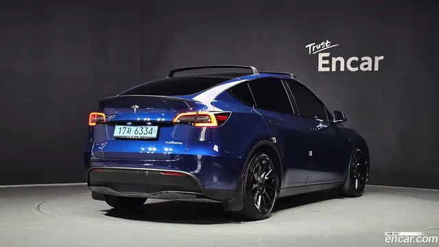Main__Slider__Photo:Model Y Tesla 2021.7-1