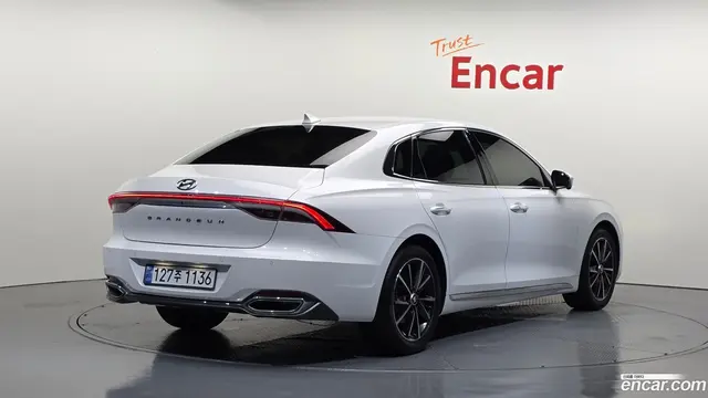 Main__Slider__Photo:Grandeur Hyundai 2021.5-1