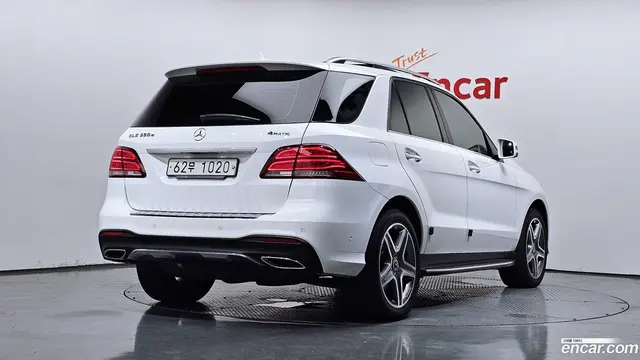Main__Slider__Photo:GLE-Class Mercedes-Benz 2018.3-1