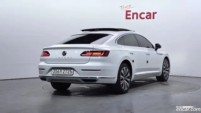 Main__Slider__Photo:Arteon Volkswagen 2019.7-1