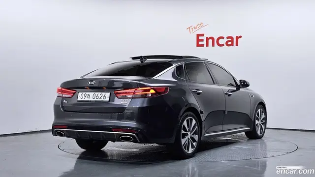 Main__Slider__Photo:K5 Kia 2015.11-1