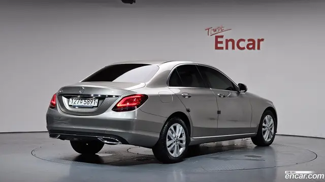 Main__Slider__Photo:C-Class Mercedes-Benz 2020.5-1