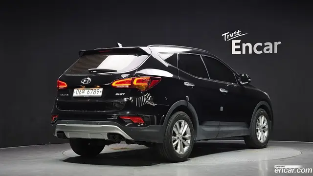 Main__Slider__Photo:Santafe Hyundai 2017.0-1